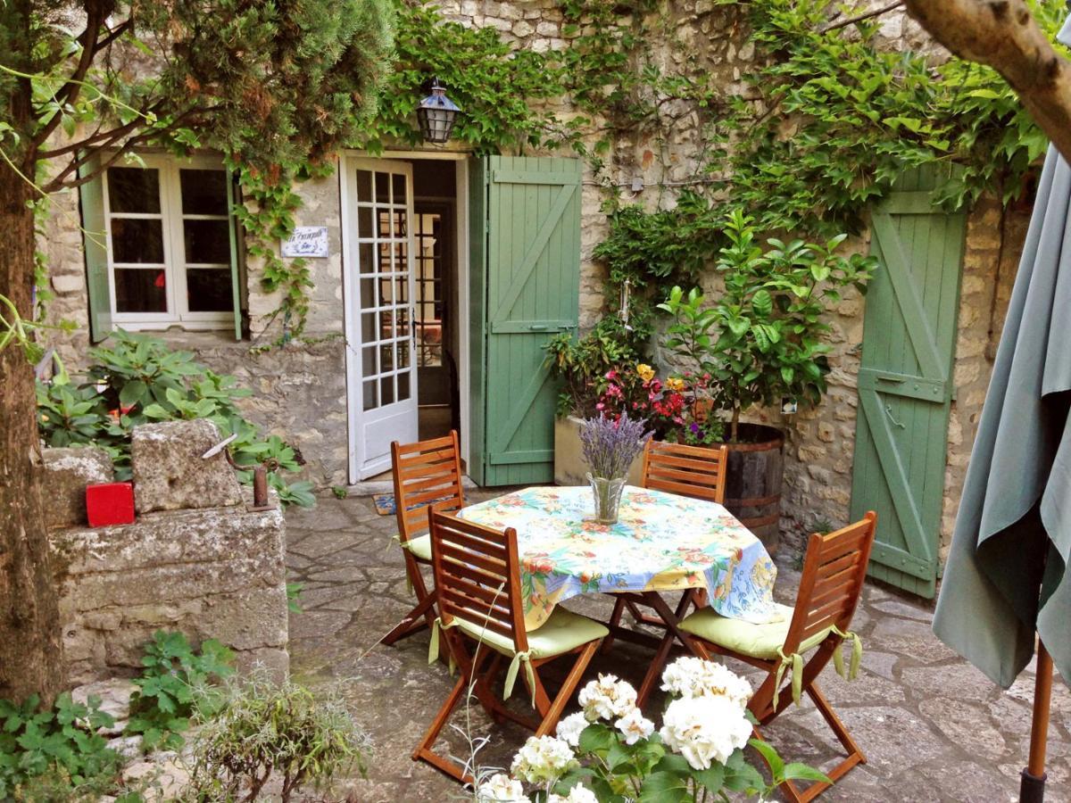 Au Coeur De La Cite Medievale Acomodação com café da manhã Vaison-la-Romaine Exterior foto